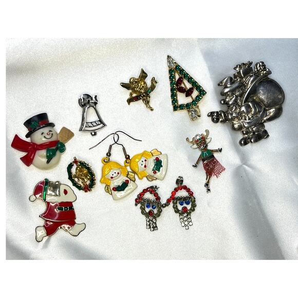 Multiple Jewelry - Christmas Bundle Pins and Earrings Vintage